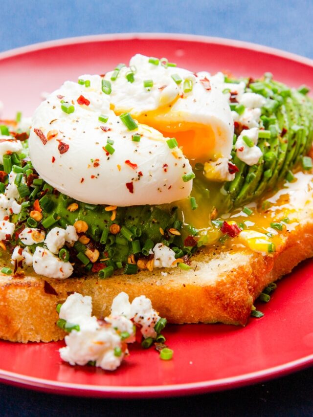 Avocado-Toast-with-Poached-Eggs-and-Feta