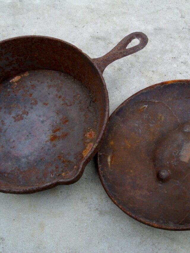 4 Things You Should Never Cook in Cast Iron