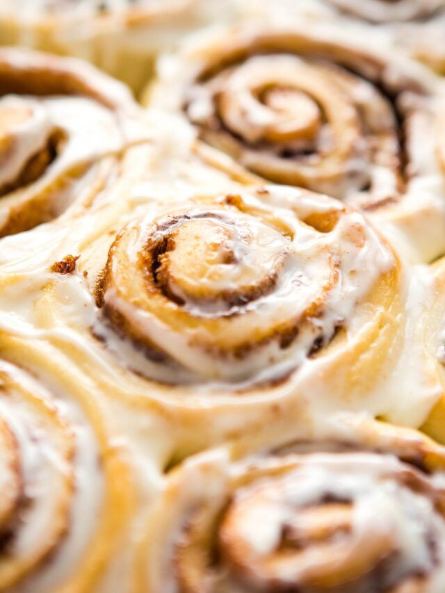 Cinnamon Rolls with Peach Cobbler: A Sweet Delight